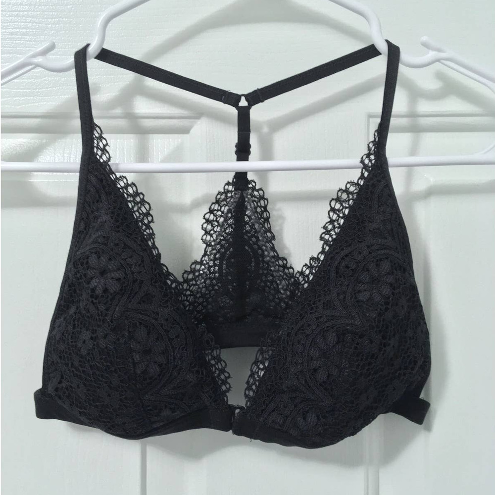 Victoria's Secret Black Lace Triangle Front Close Bralette Size Small